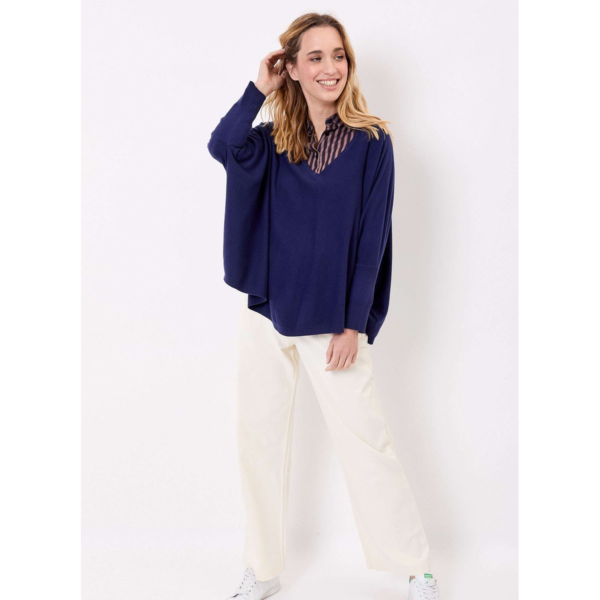 Pull oversize maille col V LANA bleu foncé, LA FIANCÉE