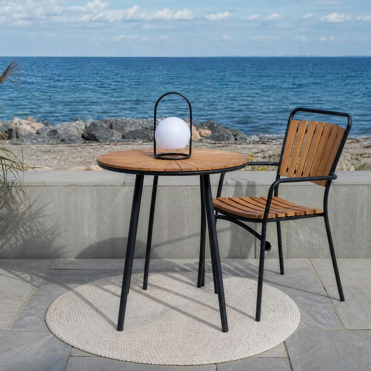 Table bistrot ronde en teck ø70 cm LAKEWOOD bois naturel, PIER IMPORT