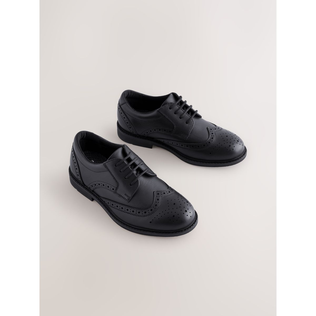 Chaussures richelieu à lacets en cuir noir, NEXT