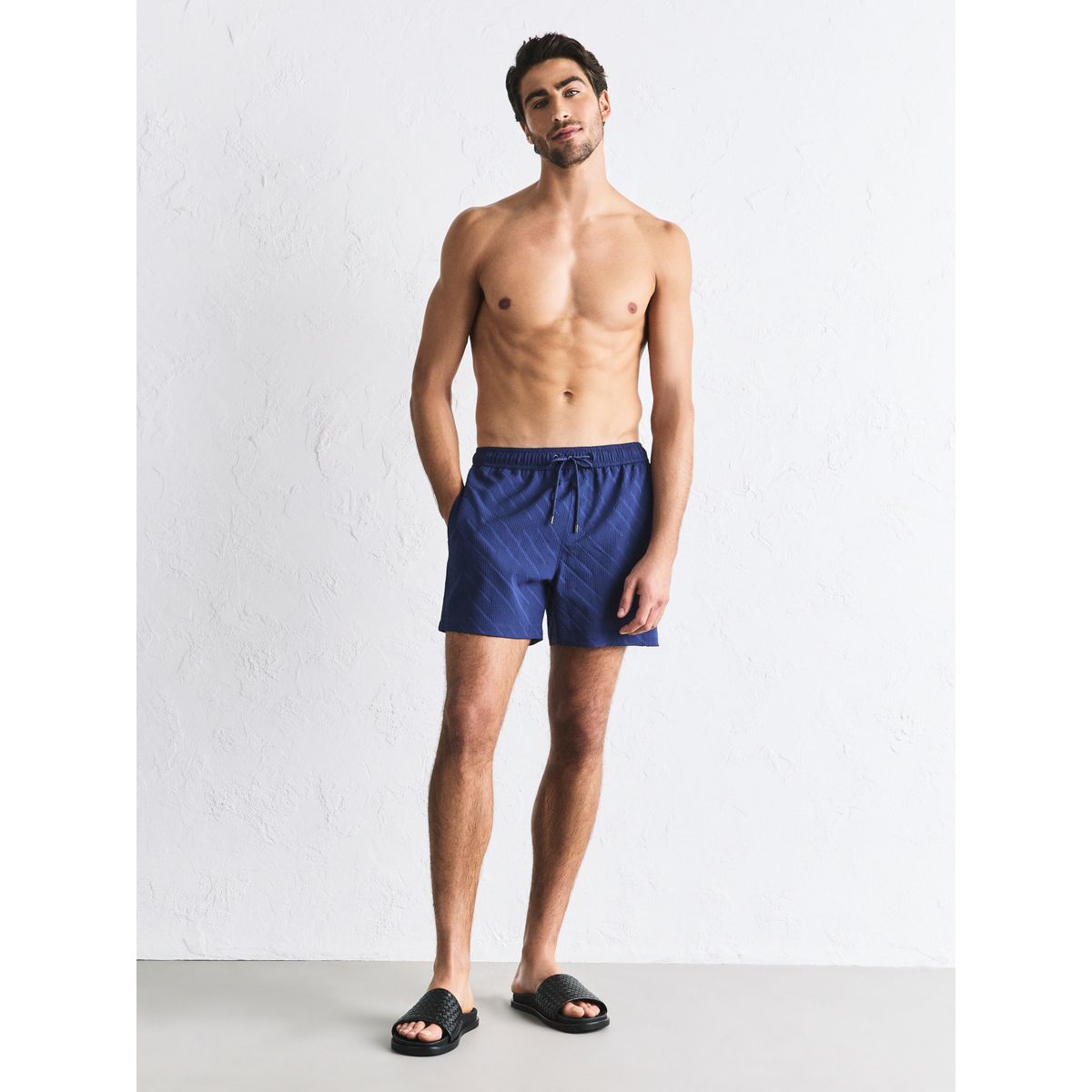 Short de bain à motif diagonale texturé bleu marine, NEXT