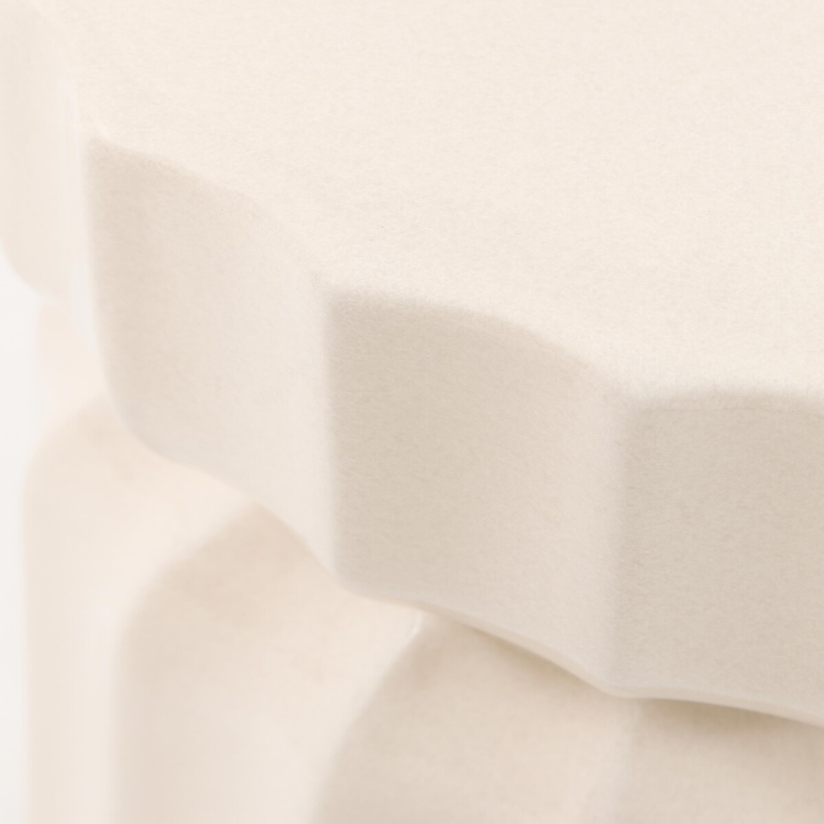 Como Concrete Indoor/Outdoor Side Table cream, ÉDITÉ