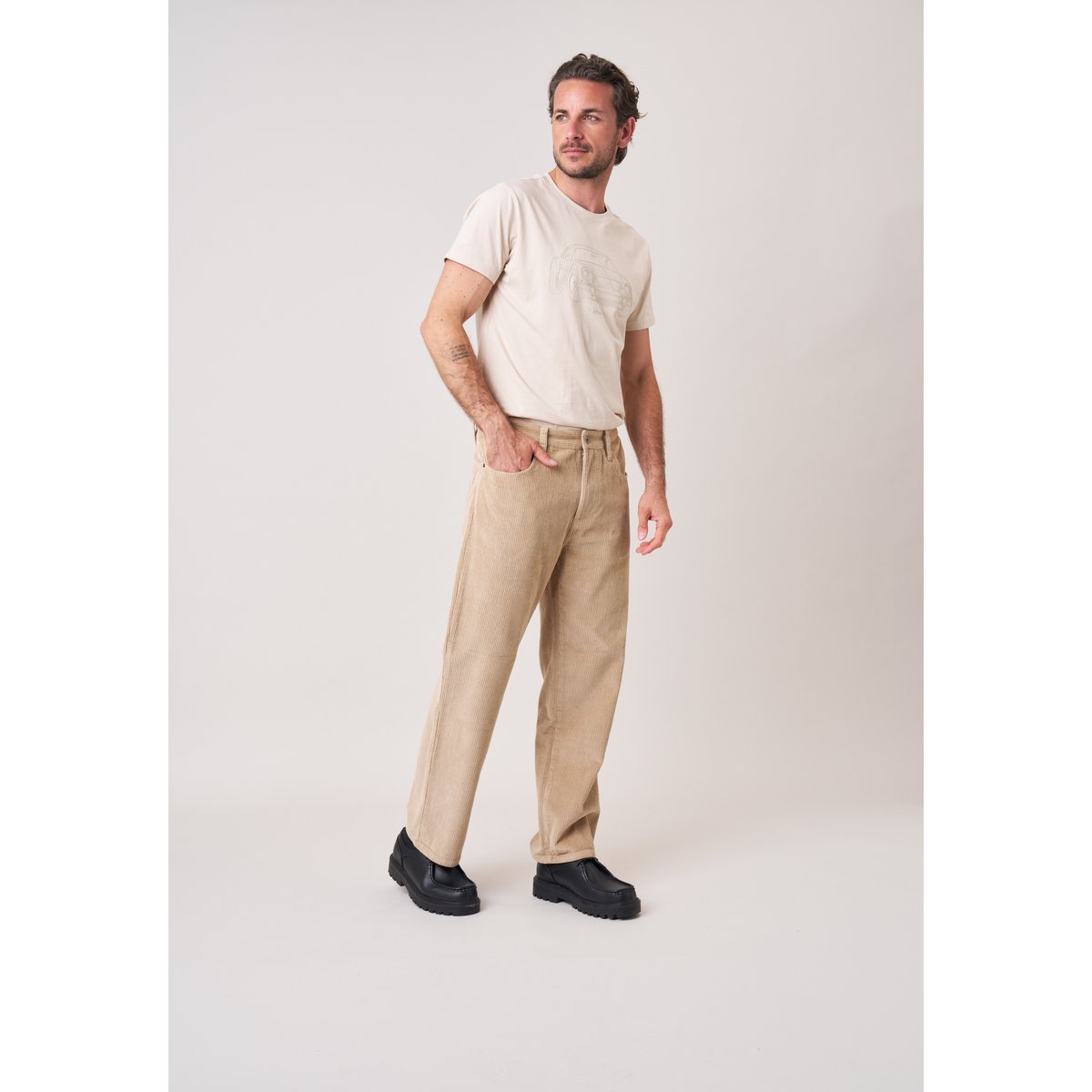 Pantalon regular homme en velours côtelé 100% coton GUIBS sand, DEELUXE