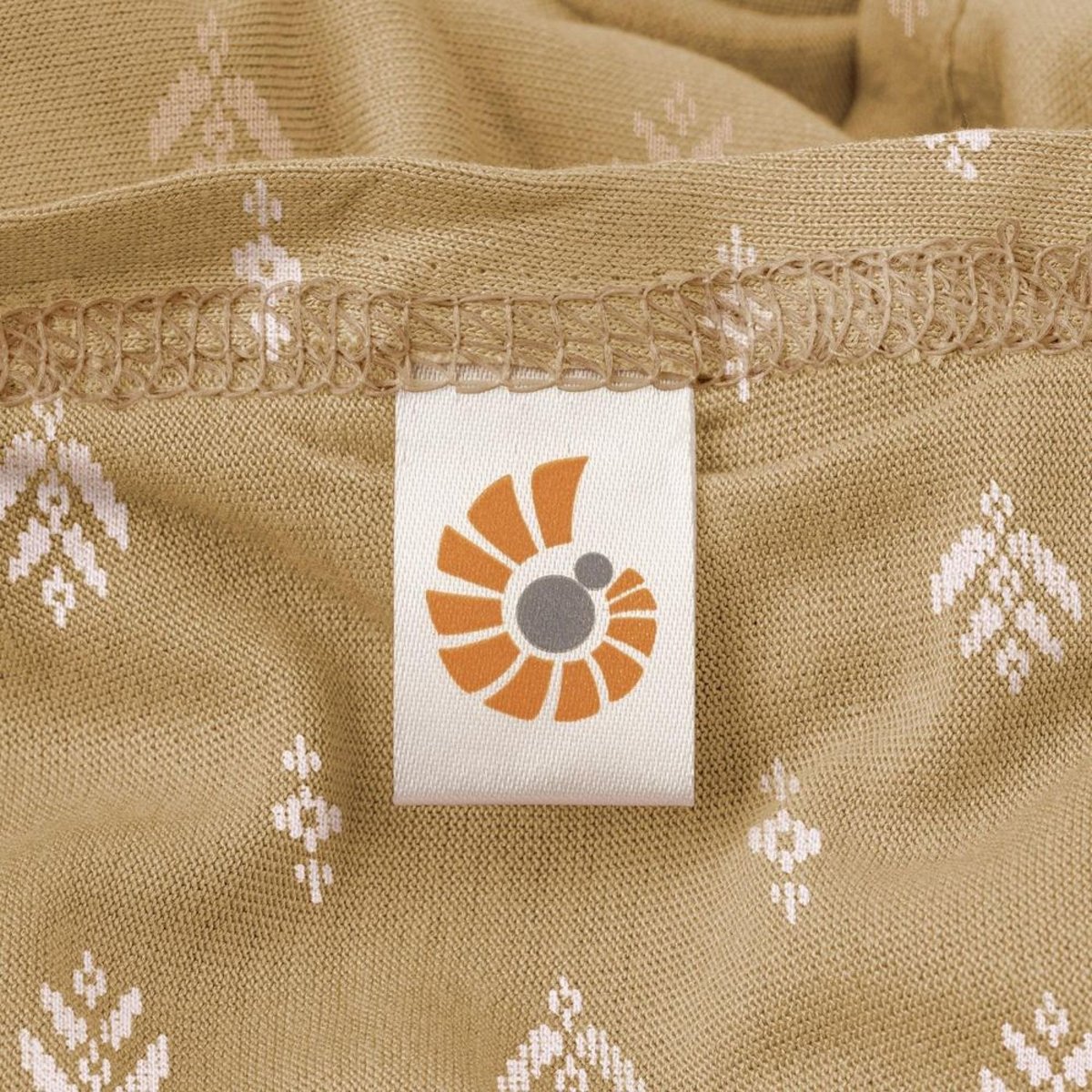 Écharpe de portage Aura en tissu tricoté Camel couleur unique, ERGOBABY