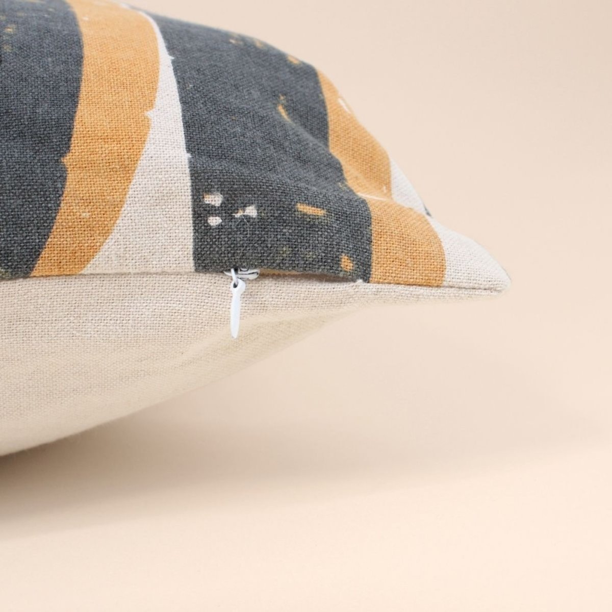 Coussin imprimé "Love Home" 45x45cm blanc, ORNAMI