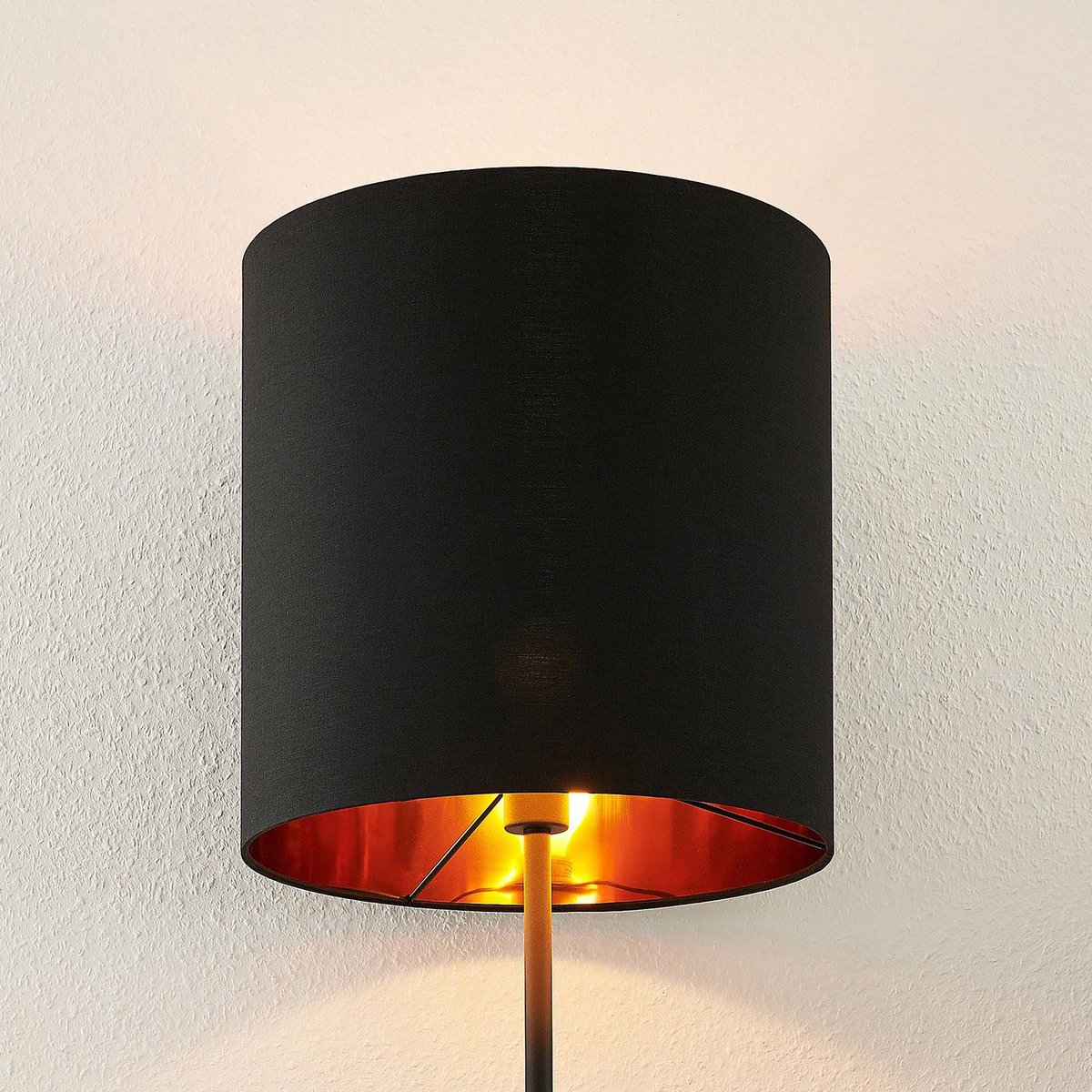 Lampadaire en textile moderne, Nymar noir, doré, LINDBY