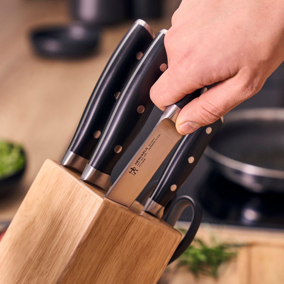 Couteau à larder et garnir HENCKELS by ZWILLING Accent, 9 cm, Noir noir mat, ZWILLING