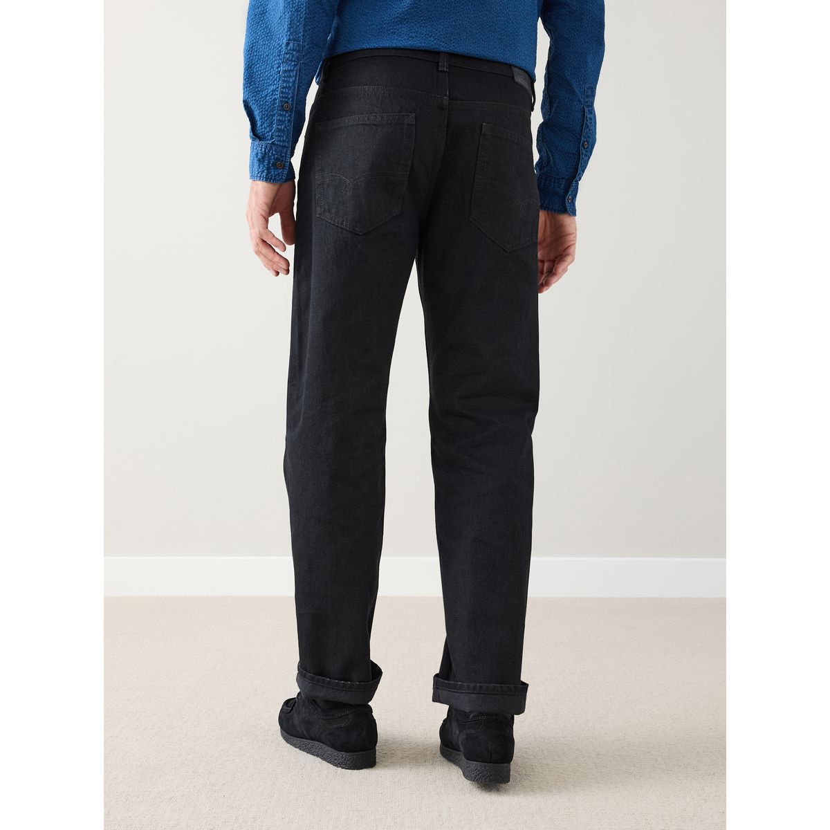Jean en denim surpiqué selvedge Signature noir, NEXT