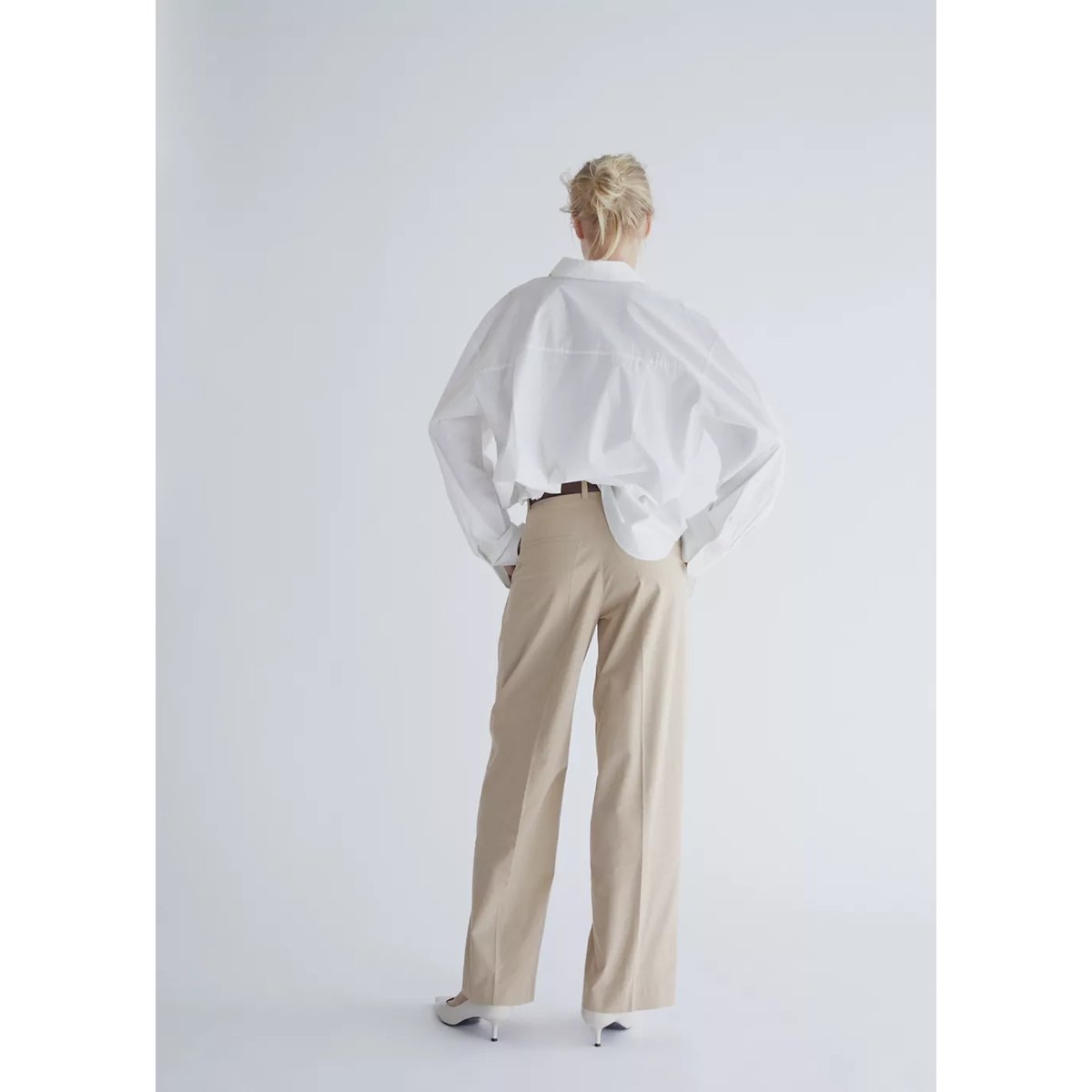 Pantalon droit à pinces en coton beige, MANGO