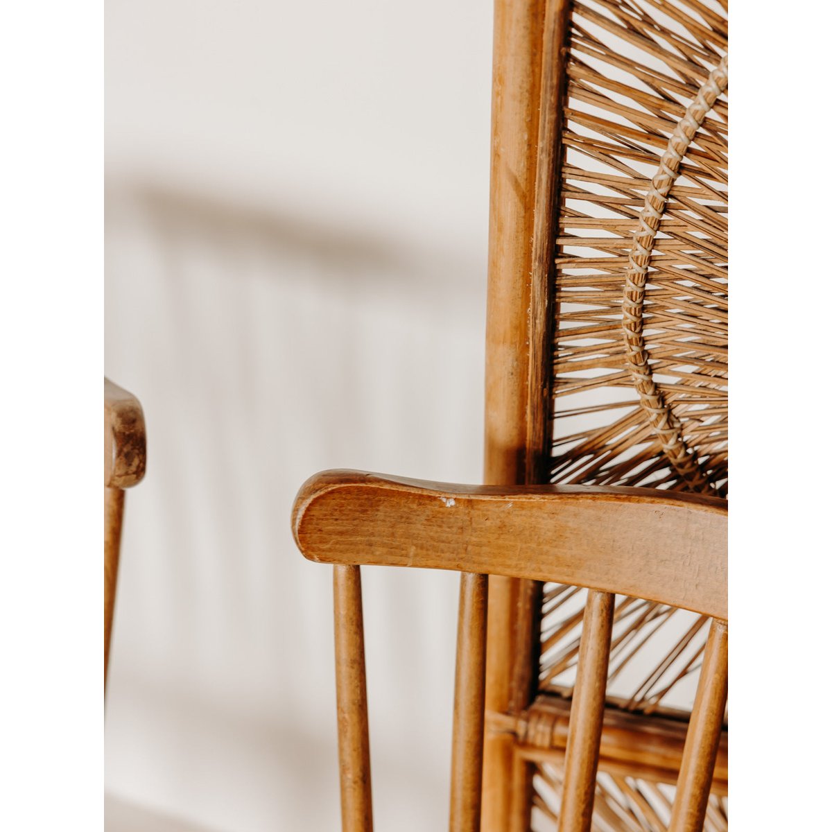 Lot de 4 chaises élégante en bois Alma N°2001 - Bon état bois foncé, DEBONGOUT