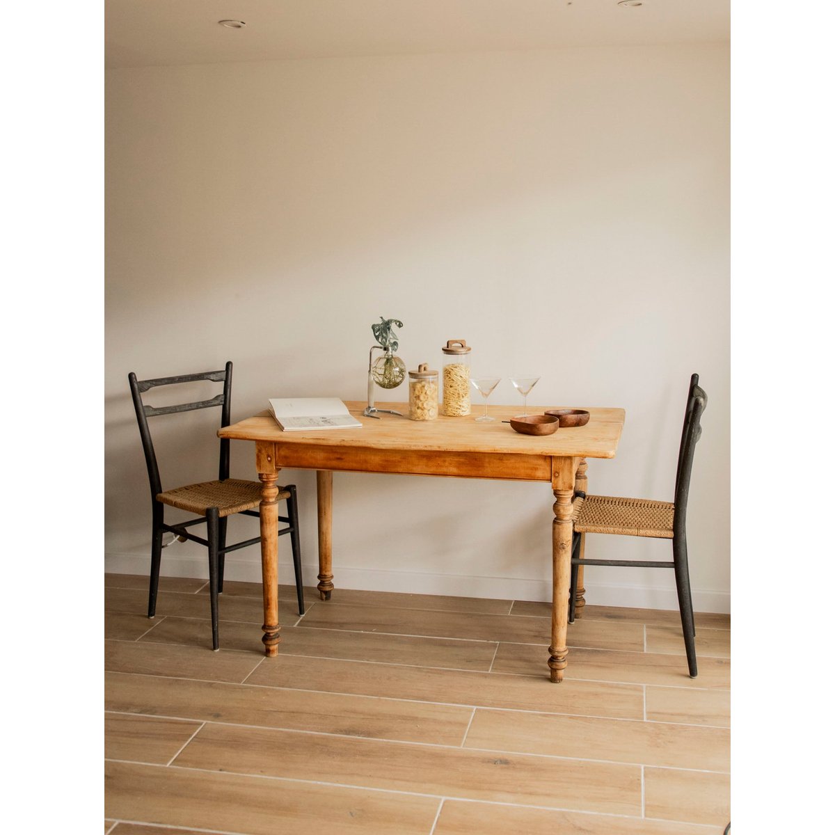 Table à manger de ferme rustique Romy N°1489 - Bon état bois clair, DEBONGOUT