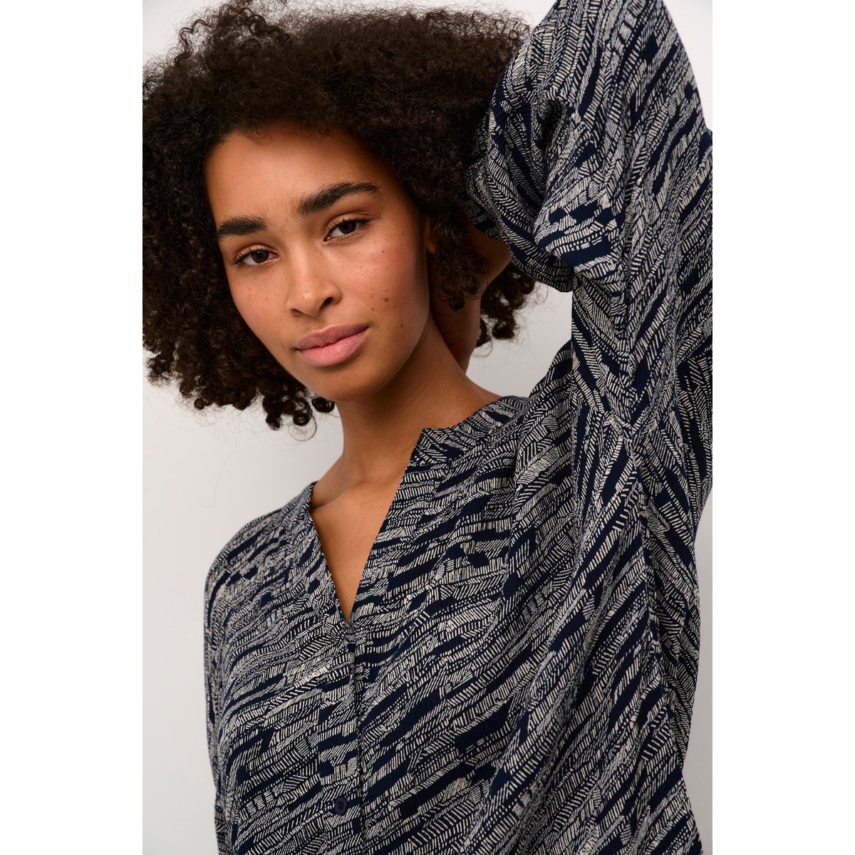 Dress bleu/blanc imprimé midnight/turtledove print, KAFFE