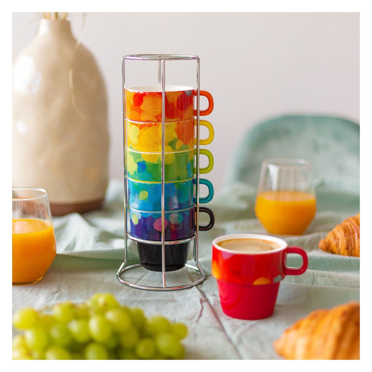 Tour de tasses cappucino  Café cino des artistes palette, PYLONES