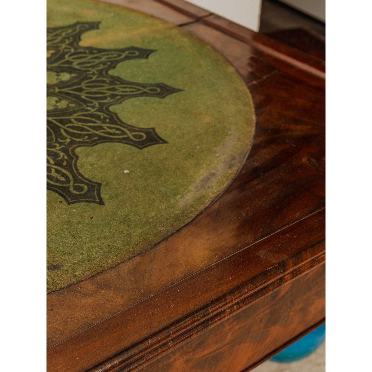 Table de jeu en acajou Francine N°849 - Bon état bois foncé, DEBONGOUT