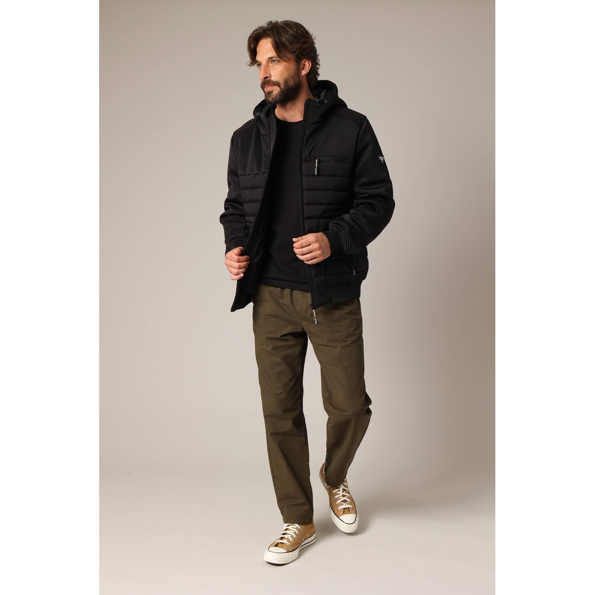 Blouson matelassée à capuche
 CEDAR black, DEELUXE