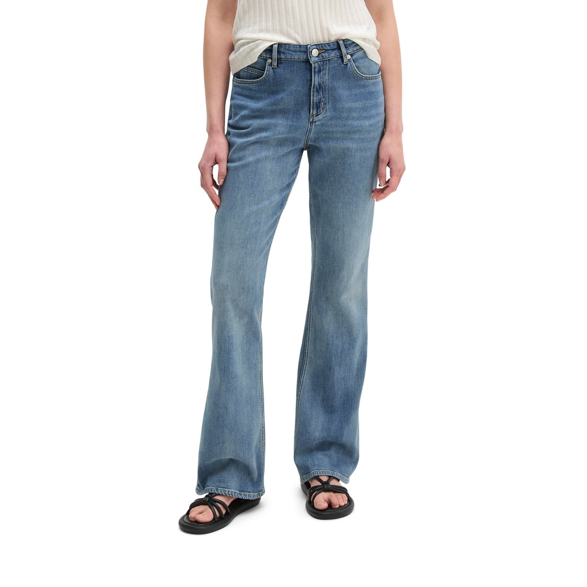 Jeans modèle Kiruna flared en mélange de coton organique et de lyocell stretch bleu clair, MARC O'POLO