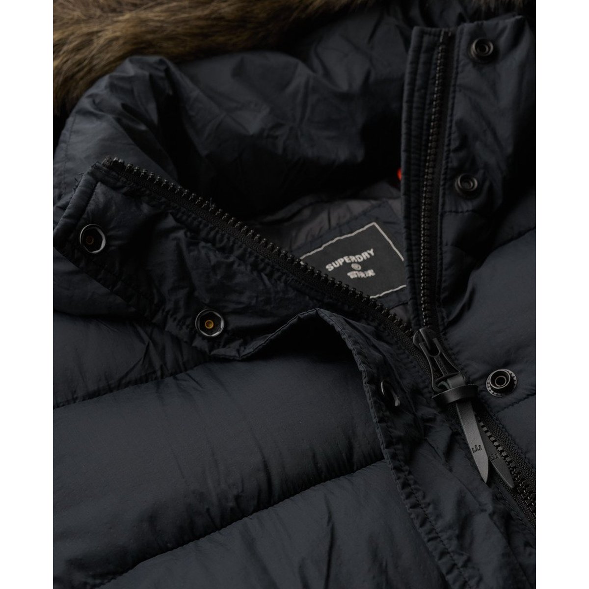 Veste courte à capuche mi- épaisse noir de jais, SUPERDRY