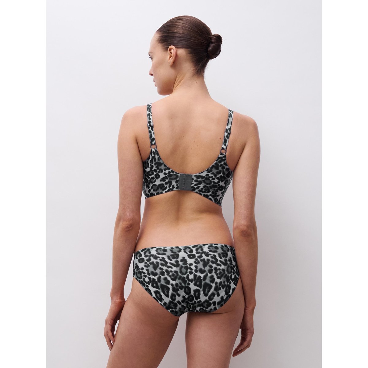 Soutien-gorge sans armature plongeant SOFTSTRETCH POWER léopard gris, CHANTELLE