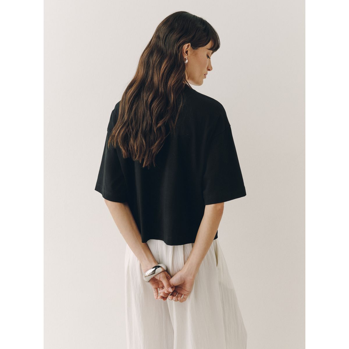 T-shirt ras du cou manches courtes et fleurs noir, NEXT