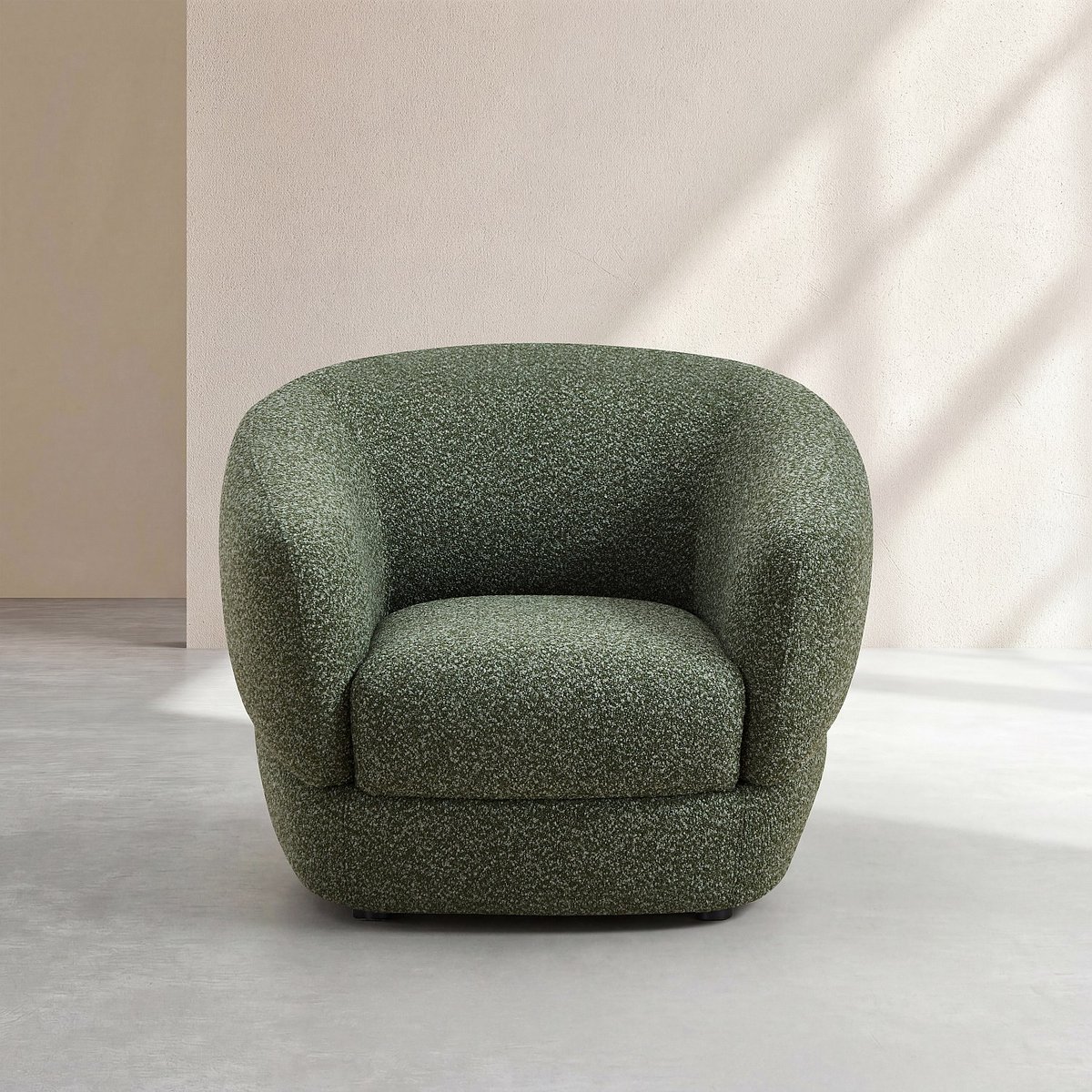 Fauteuil en tissu bouclette courte TEGLIO vert, HABITAT