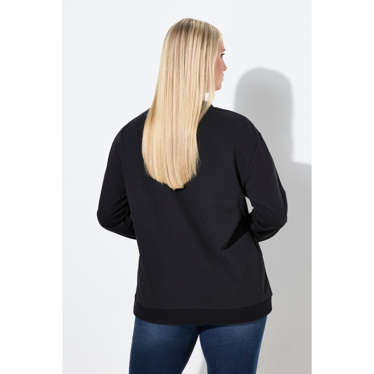 Sweat-shirt de Noël avec nœud noir, ULLA POPKEN
