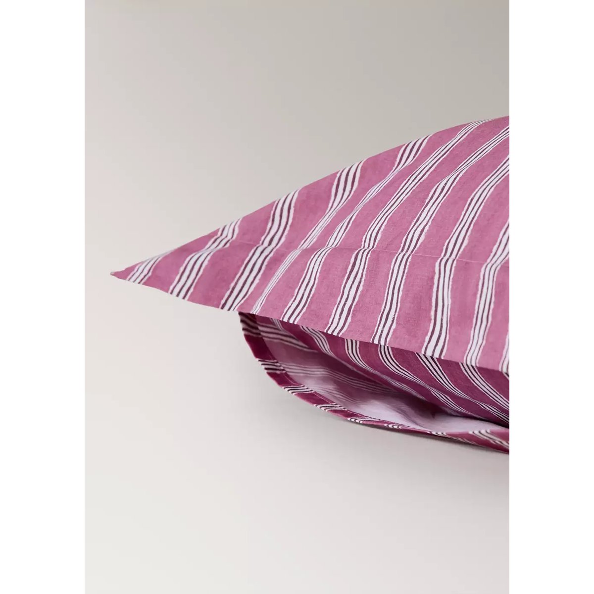 Deux taies d’oreiller percale de coton rayures tricolores 60x60 cm cerise, MANGO HOME