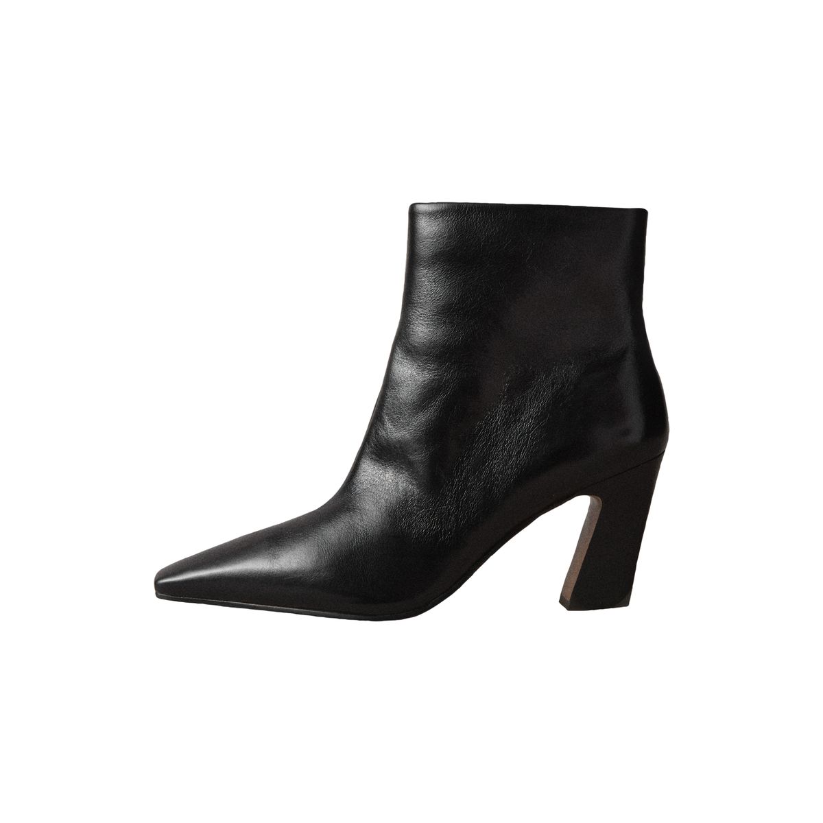 Bottines à bout ciselé et talon incurvé noir texturé, NEXT