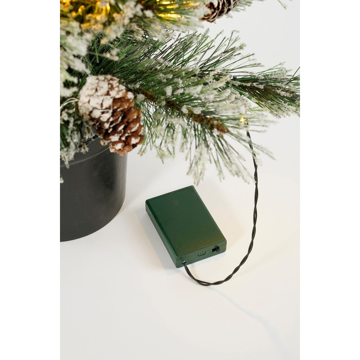 Sapin de Noël artificiel enneigé avec LED H90 cm VANDANS vert, BLACK BOX TREES