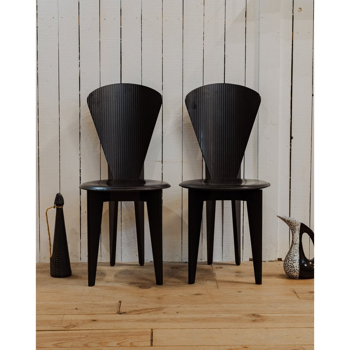 Paire de chaises en simili cuir noir Alma N°1694 - Bon état noir, DEBONGOUT