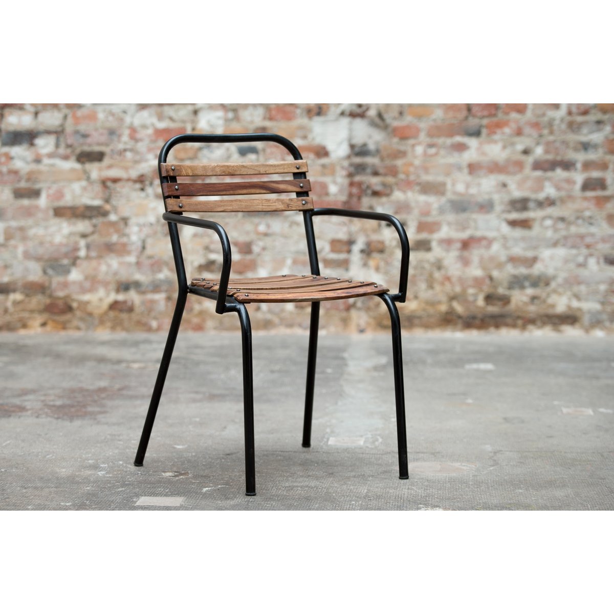 Chaise en fer MISTRAL noir, PRODUIT INTERIEUR BRUT