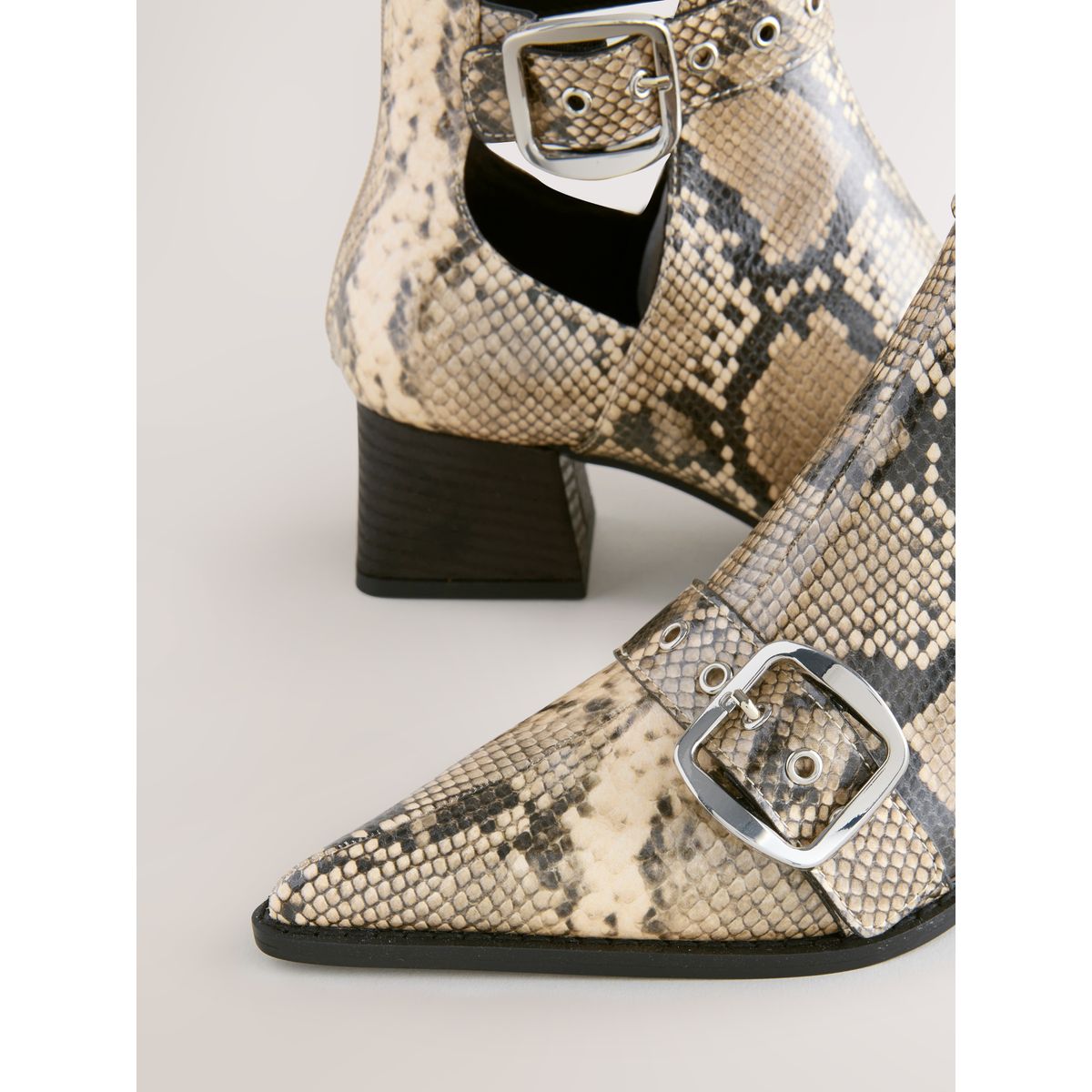 Bottines à boucle et découpe forever comfort® imprimé serpent, NEXT