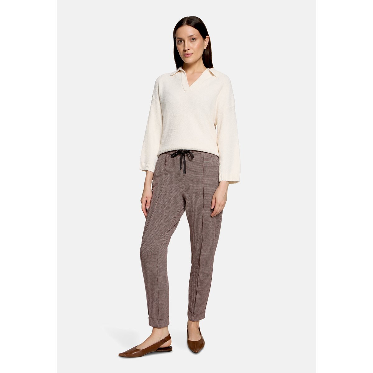 Pantalon à carreaux à plis repassés grey/dark red, BETTY & CO