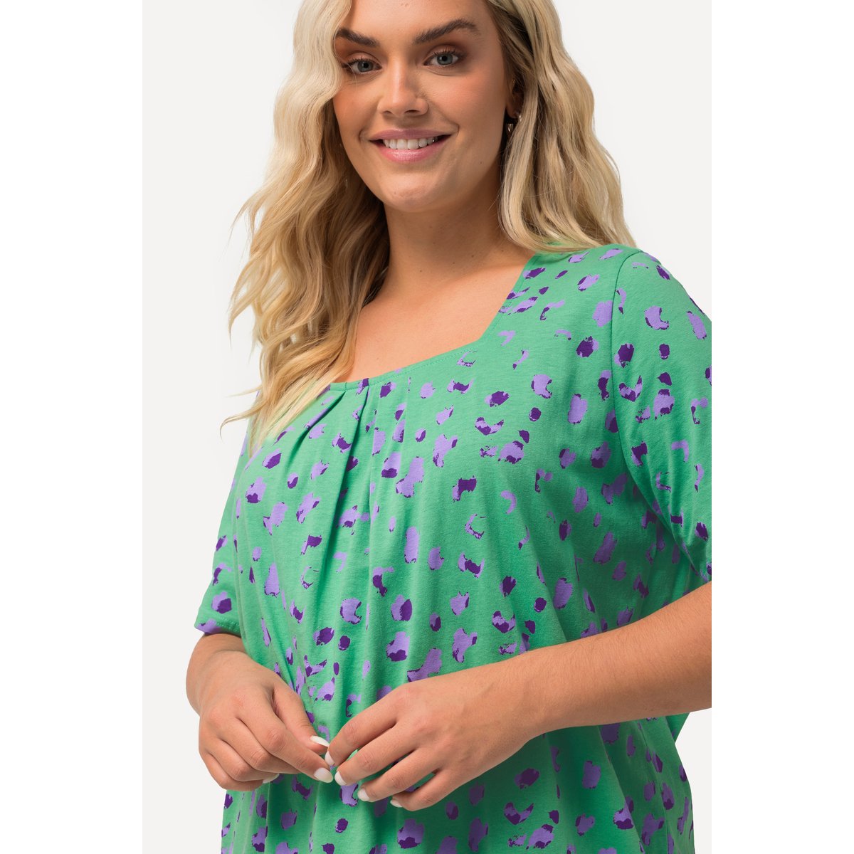 T-shirt long, motifs à pois, encolure carrée vert printanier, ULLA POPKEN