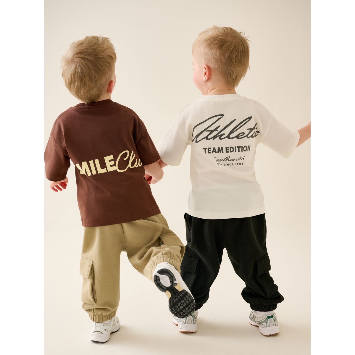 T-shirt et pantalon de jogging, 4 pièces marron/crème, NEXT