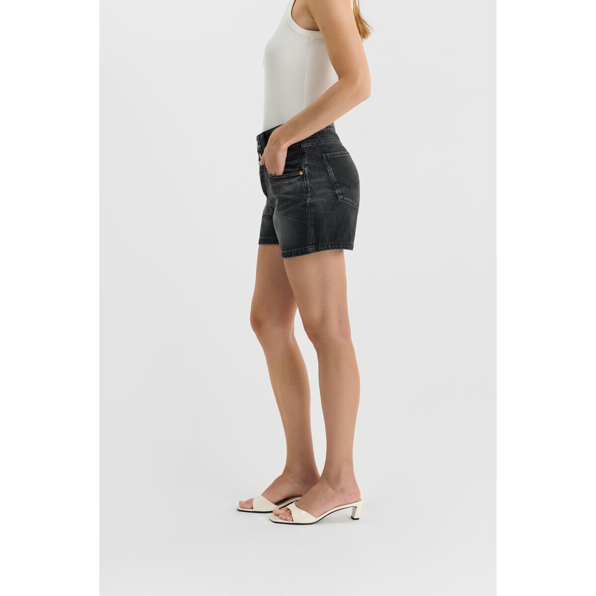 Short en jeans FANNI black, LE TEMPS DES CERISES