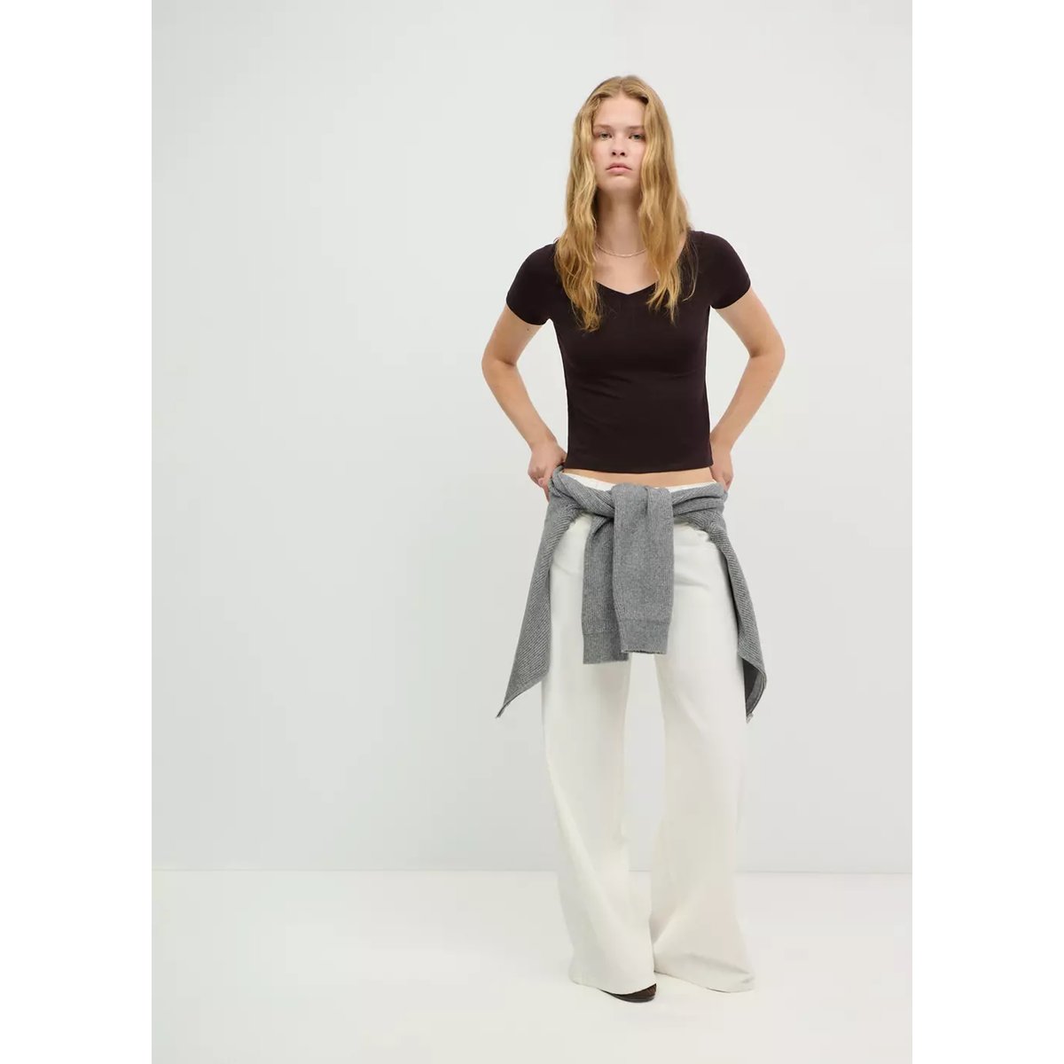 T-shirt décolleté en V marron, MANGO TEEN
