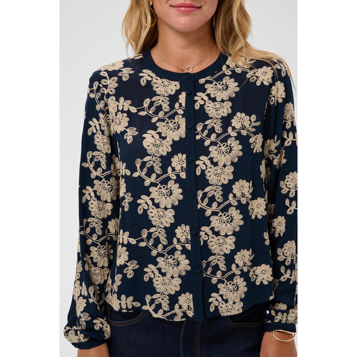 Blouse à manches longues bleu navy w. oatmeal flower, CREAM