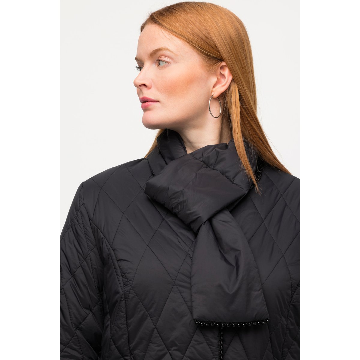 Veste matelassée, bordure en perles, col en V noir, ULLA POPKEN