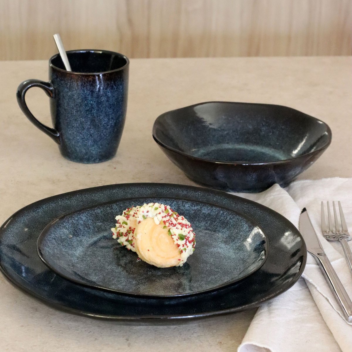 Lot de 6 assiettes plates en grès 28cm, COSTA bleu, OGO LIVING