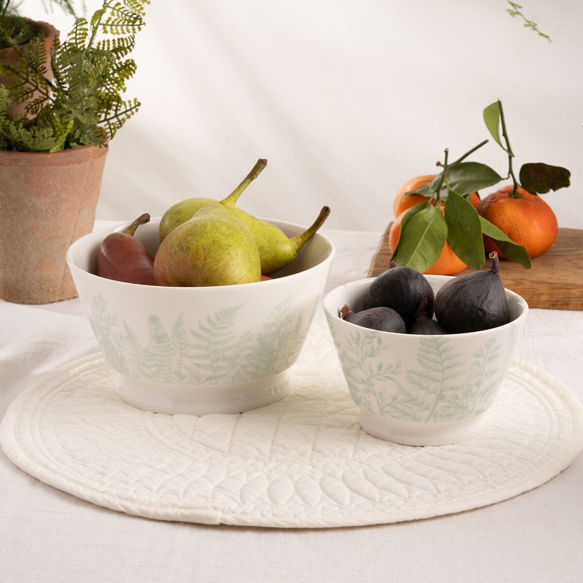 Set of 2 20cm Signature Botanical Serving Bowls green, MARY BERRY