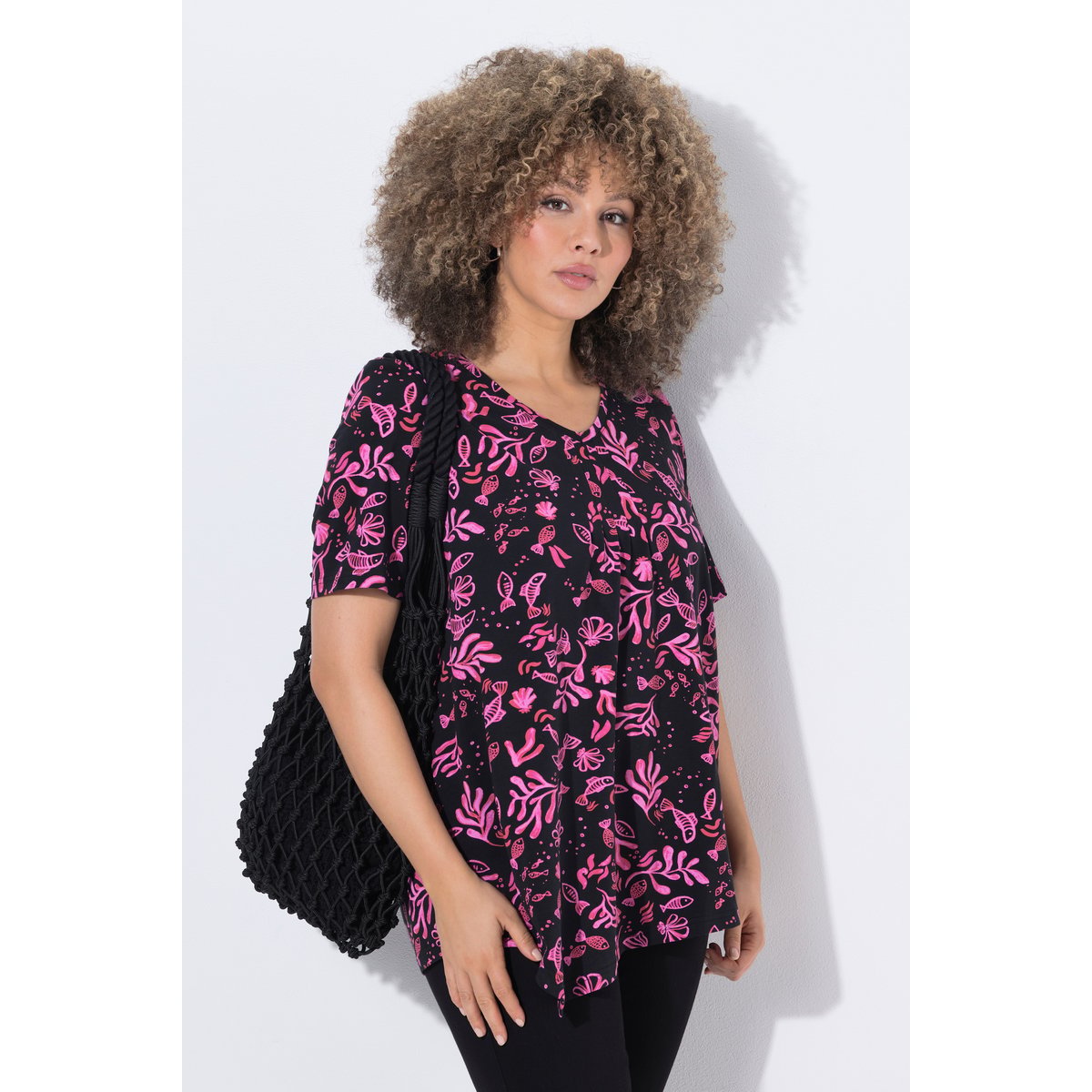 T-shirt à fleurs, base en pointe noir, ULLA POPKEN