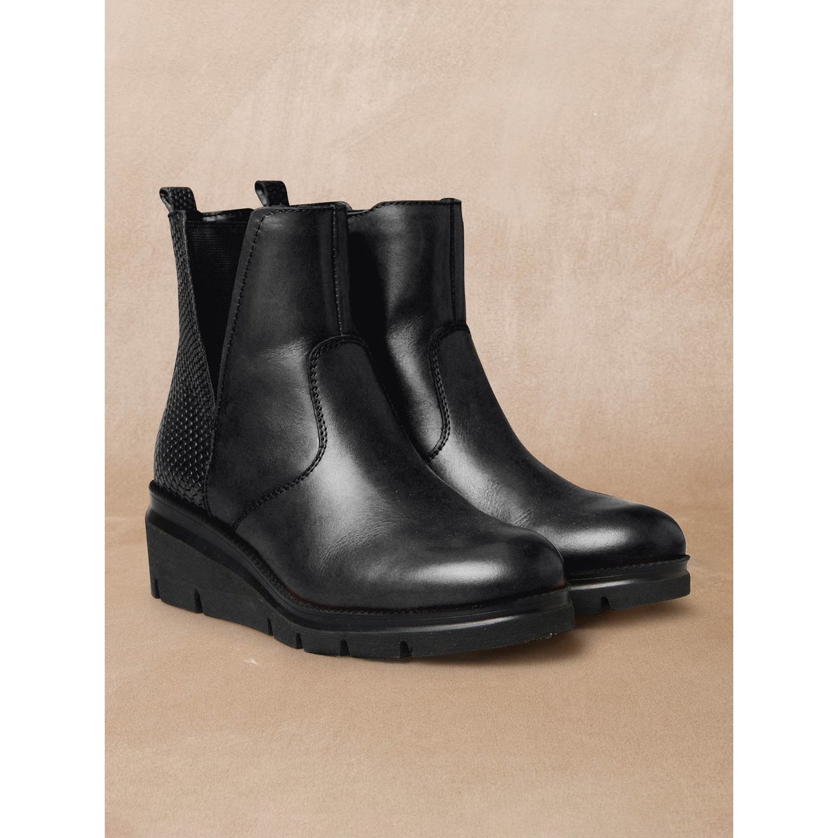 Boots compensées crantées talon 5 cm noir, PEDICONFORT