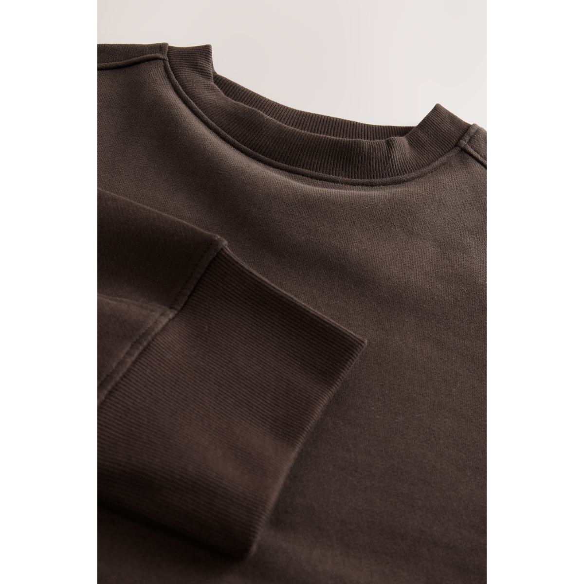 Sweat côtelé col rond manches longues marron chocolat, NEXT