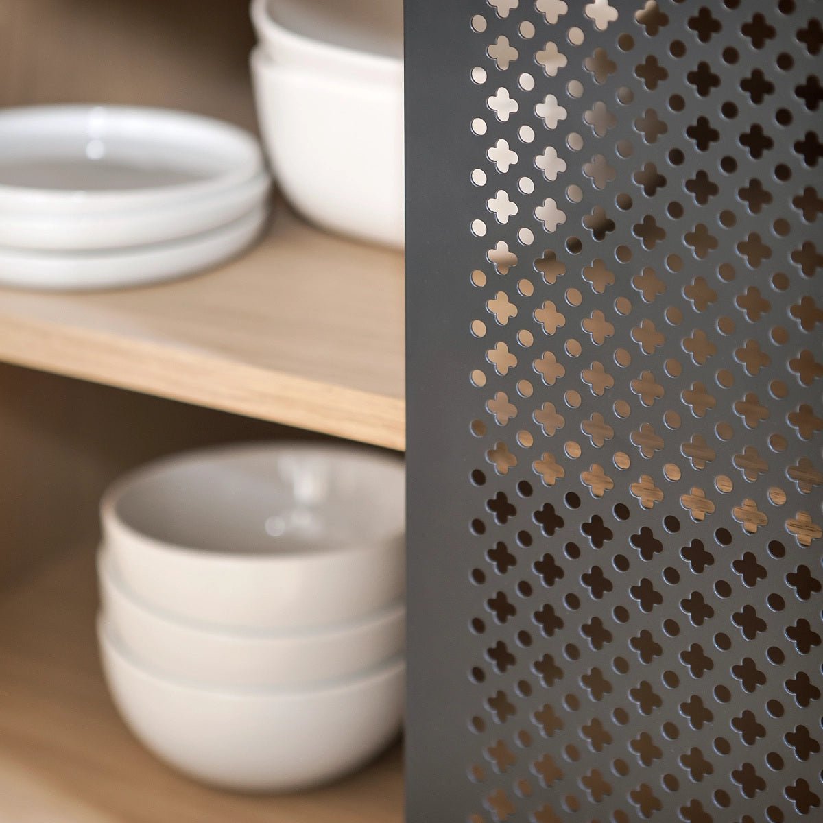 Buffet en chêne avec portes en métal, GABIN gris ardoise, HARTO