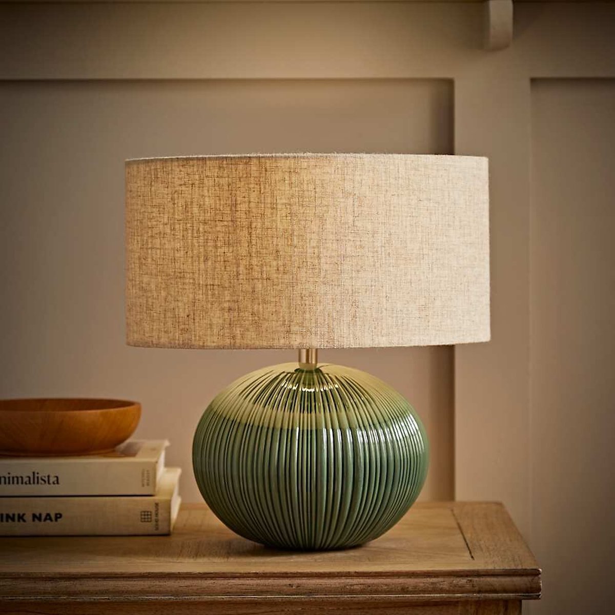 Reeva Ribbed Ceramic Table Lamp with Linen Shade green, SO'HOME