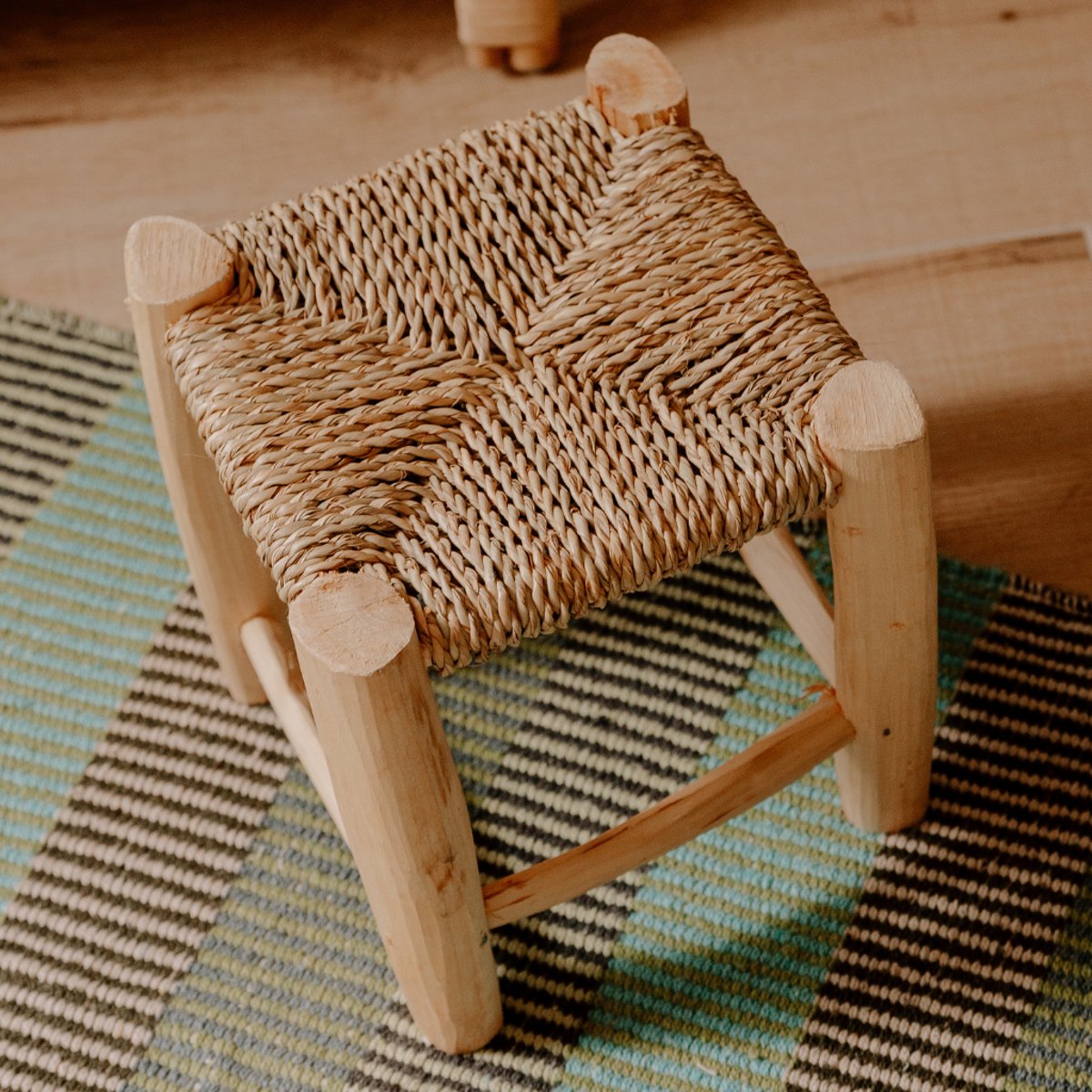 Mini tabouret enfant vintage en bois et doum naturel, HYDILE