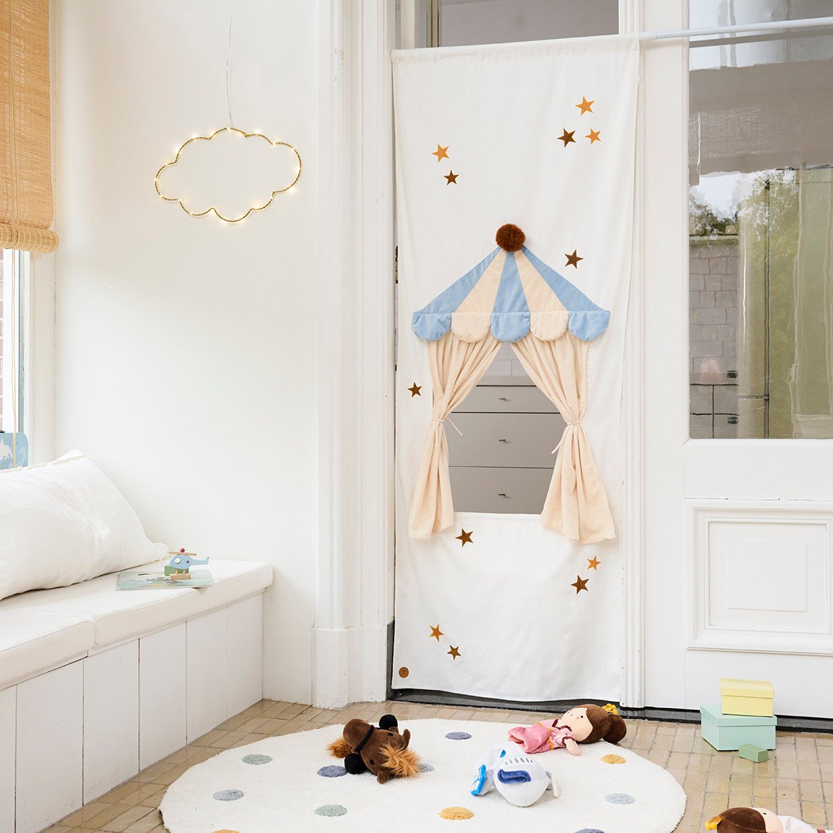 Théâtre de marionnettes pour porte LEGENDE blanc cassé, PETITE AMELIE