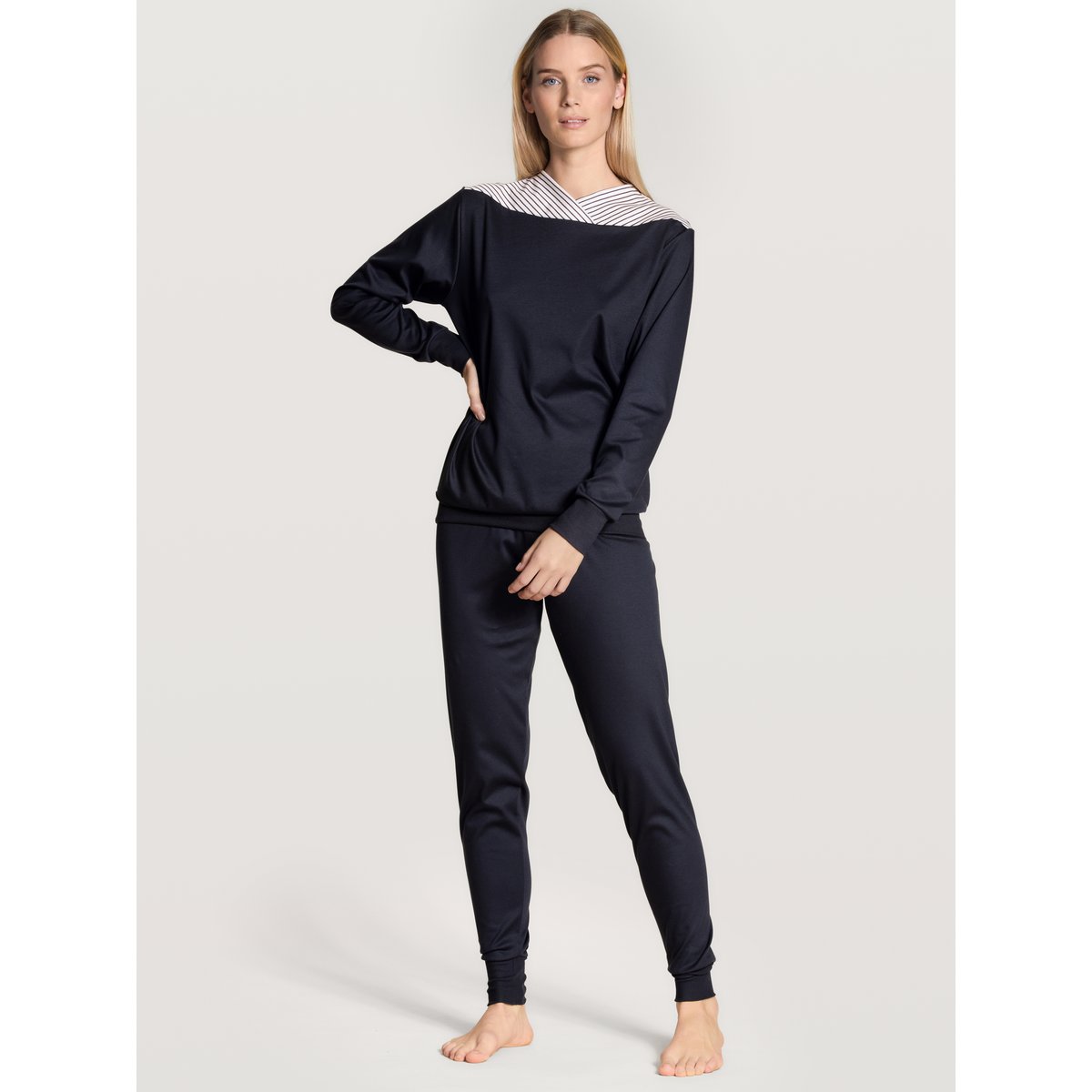 Pyjama avec bords élastiques manches longues Coton SOULMATE bleu lapis foncé, CALIDA