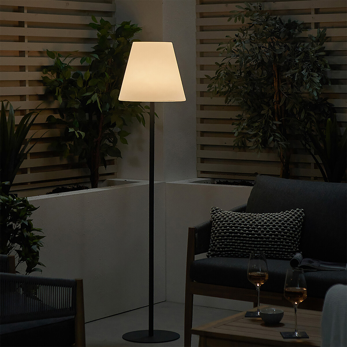 Georgie Metal Outdoor Floor Lamp grey/white, SO'HOME