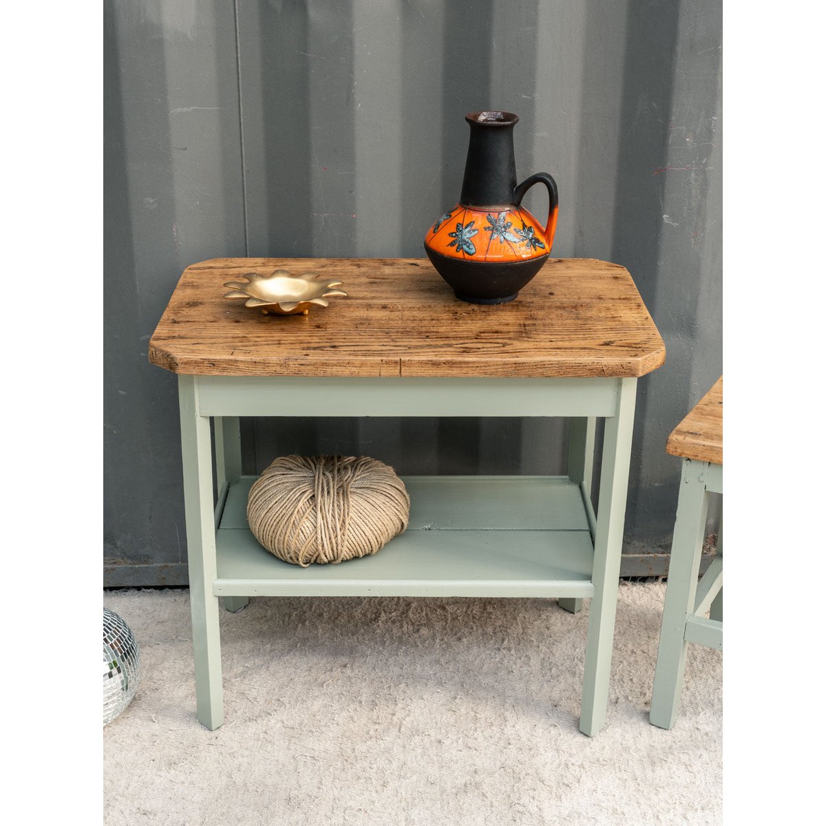 Table d'appoint en bois vert d'eau Francine N°1087 - Bon état bois foncé, DEBONGOUT