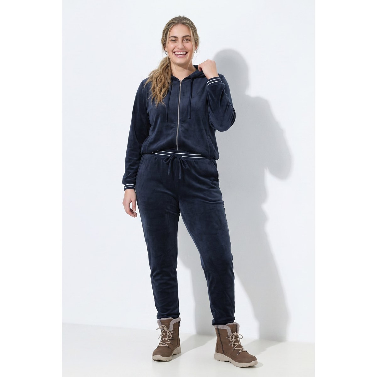 Pantalon de jogging en velours marine, ULLA POPKEN